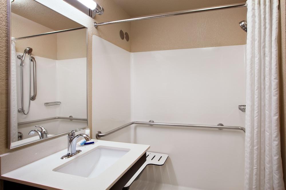 Candlewood Suites Medford By Ihg מראה חיצוני תמונה